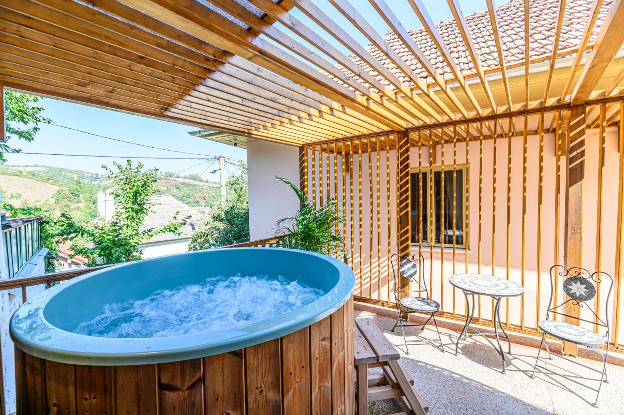 Lagom - Hot Tub Hideout براشوف المظهر الخارجي الصورة